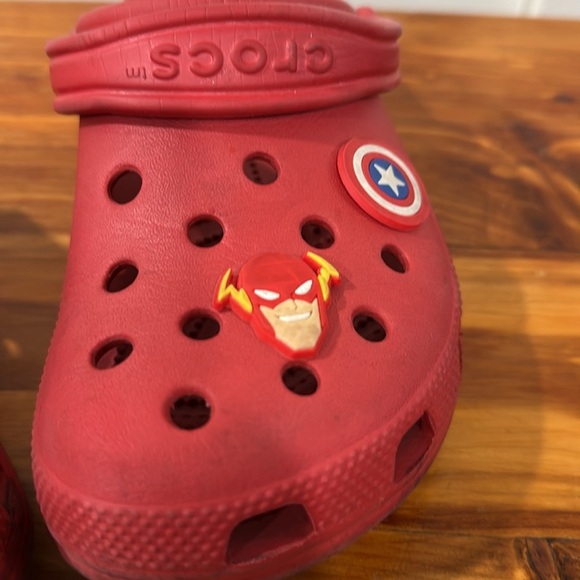 Crocs Classic Red Clogs with Jibbitz Rose Flash Pokemon Captain America - Picture 3 of 9